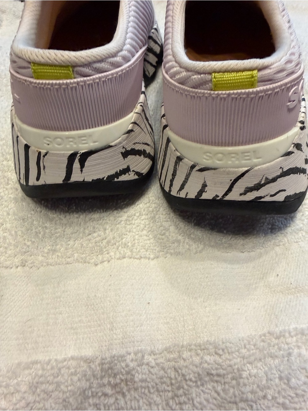 Sorel Pale Pink Slip-On Clog Sneakers - Size 9 - Picture 4 of 5